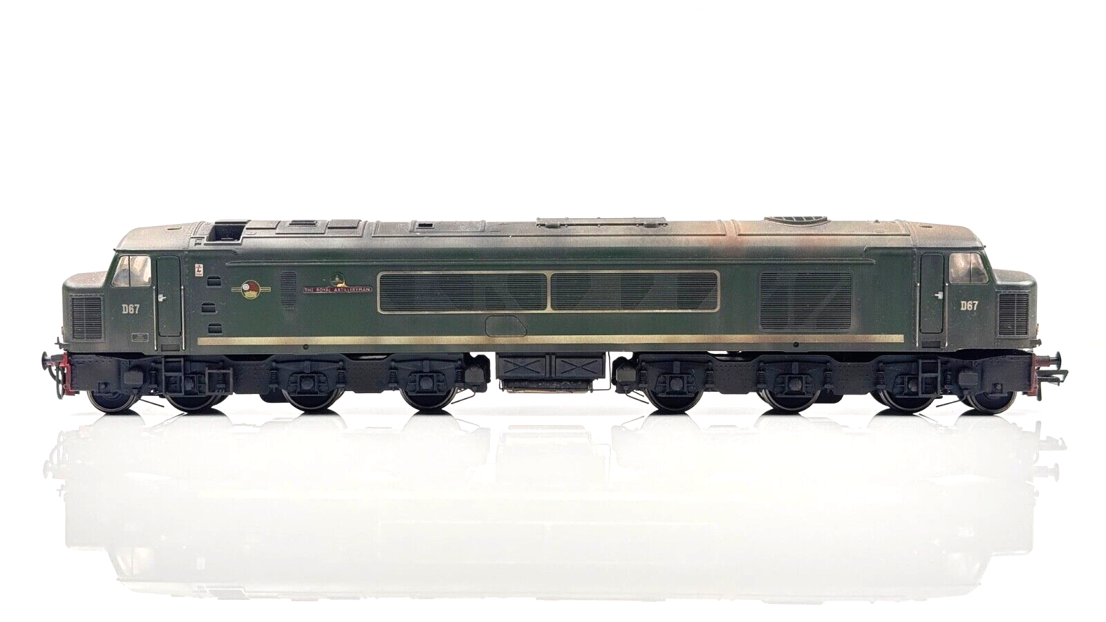 BACHMANN 00 GAUGE - 32-675 - CLASS 45 DIESEL D67 'ROYAL ARTILLERYMAN' BR GREEN