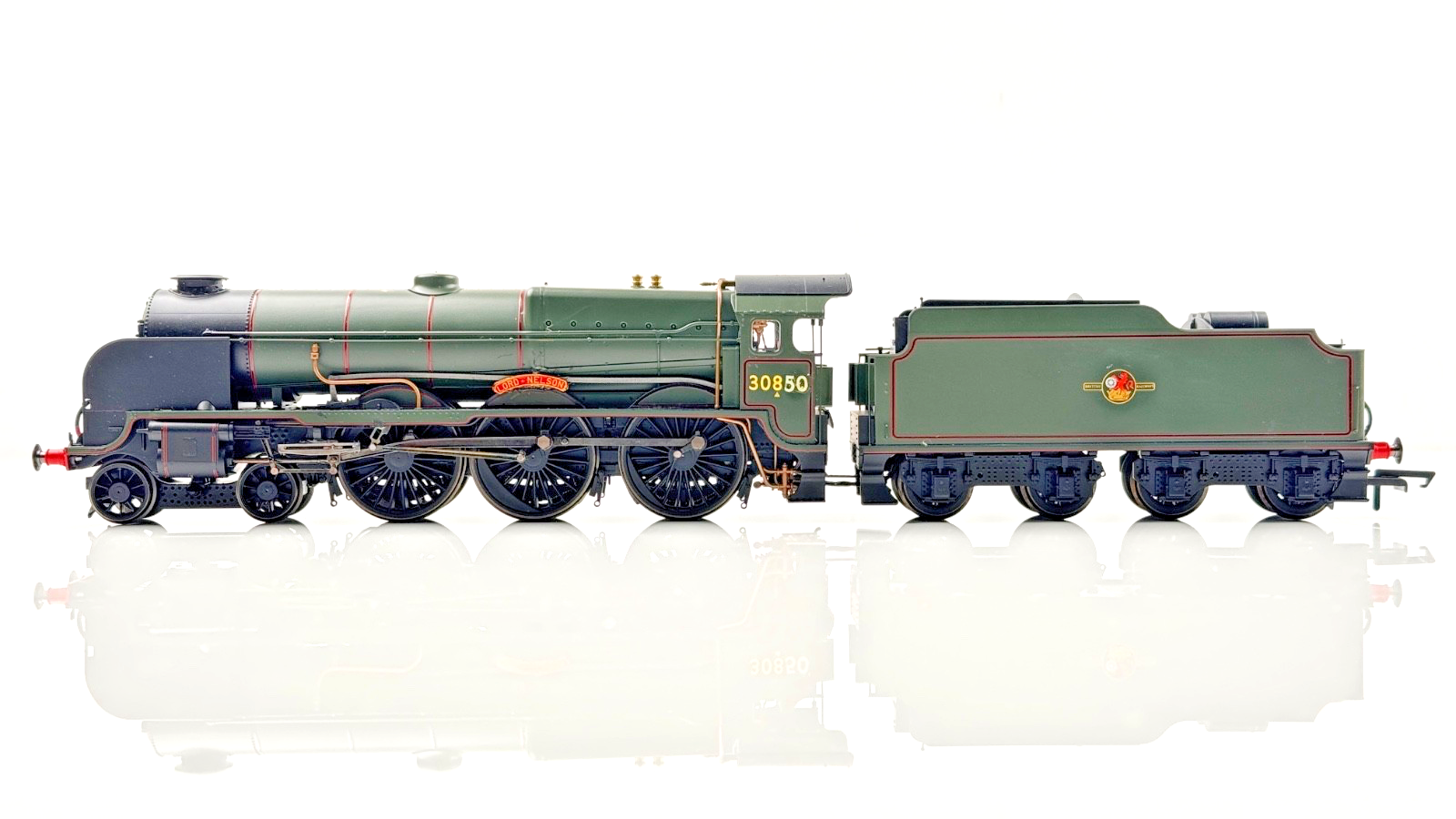 HORNBY 00 GAUGE - R3635 - BR EARLY LORD NELSON CLASS 30850 RENAMED RENUMBERED