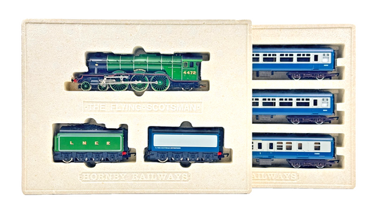 HORNBY 00 GAUGE - R089/R098 - LNER 4-6-2 APPLE GREEN FLYING SCOTSMAN ENTERPRISES