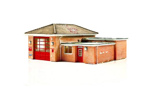 BACHMANN SCENECRAFT 00 GAUGE - 44-075 - FIRE STATION - UNBOXED