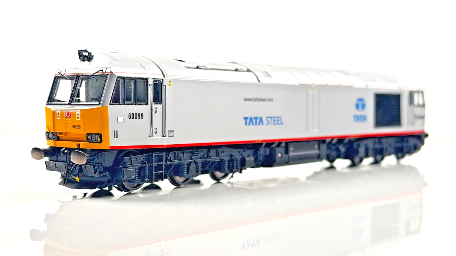 HORNBY 00 GAUGE - R3141 - CLASS 60 DIESEL 60099 DB SCHENKER TATA STEEL BOXED