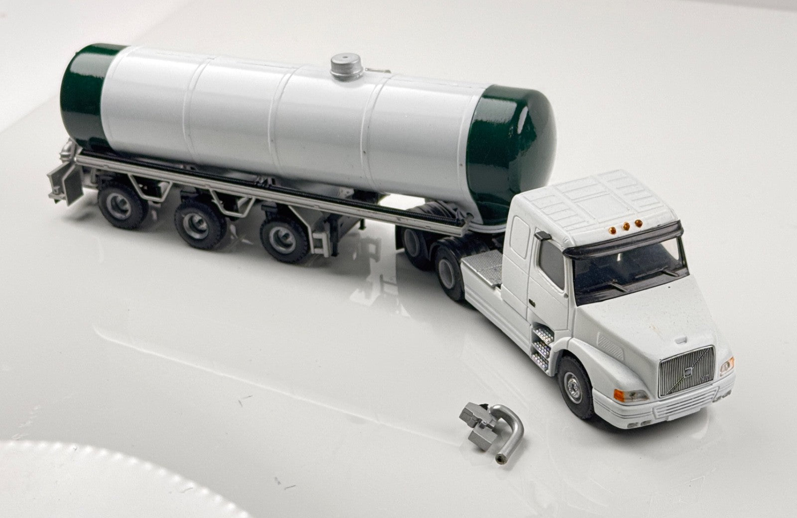 LION TOYS 1/50 SCALE - VOLVO TRACTOR UNIT & GREEN/WHITE TANKER TRAILER - BOXED