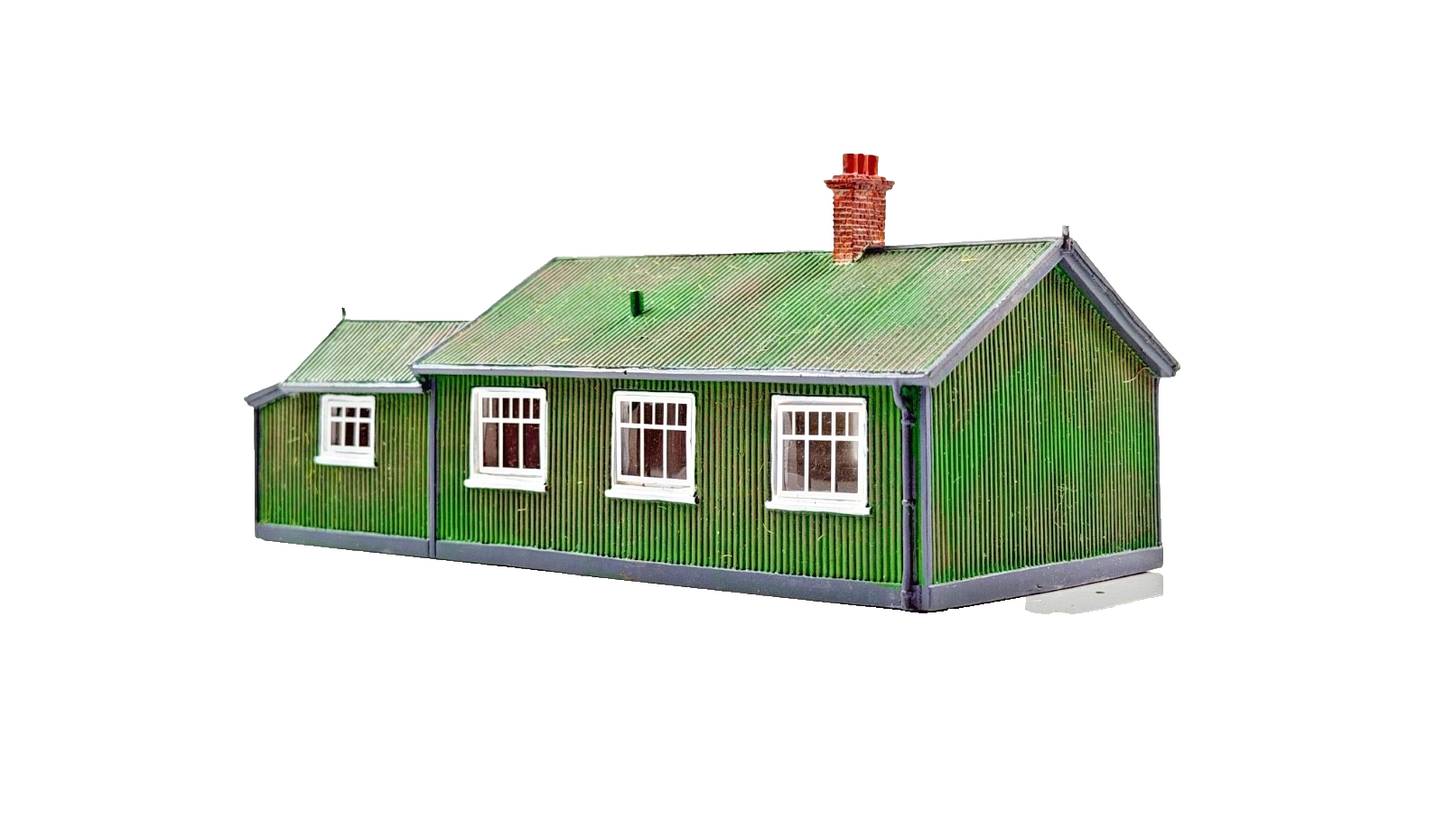 HORNBY SKALEDALE 00 GAUGE - R9803 - TIN HOUSE (SCOUT HUT?) - UNBOXED