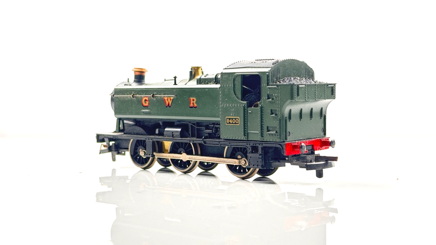 LIMA 00 GAUGE - GWR GREEN 94XX TANK LOCOMOTIVE 9400 - UNBOXED NOT PERFECT
