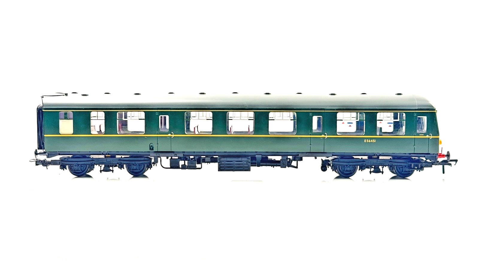 BACHMANN 00 GAUGE - 31-327 - CLASS 105 TWO CAR DMU BR GREEN W/HALF YELLOW ENDS