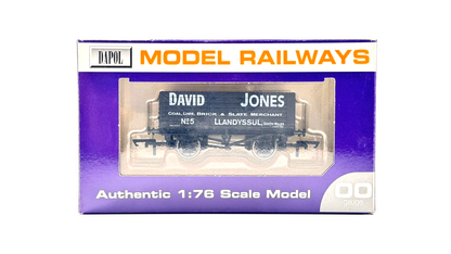DAPOL 00 GAUGE - B873 - 7 PLANK WAGON 'DAVID JONES' LLANDYSSUL SOUTH WALES NO.5