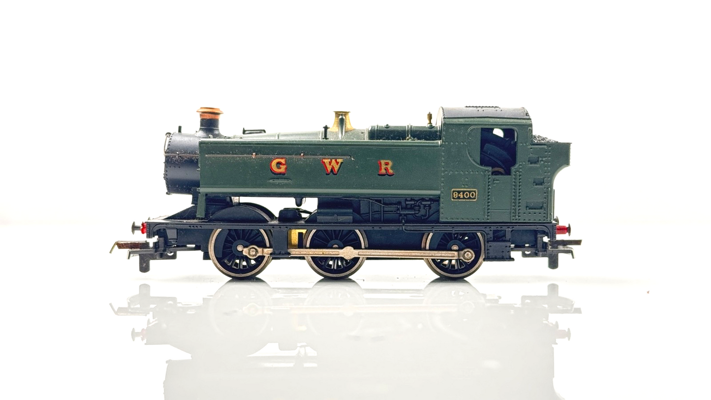 LIMA 00 GAUGE - GWR GREEN 94XX TANK LOCOMOTIVE 9400 - UNBOXED NOT PERFECT