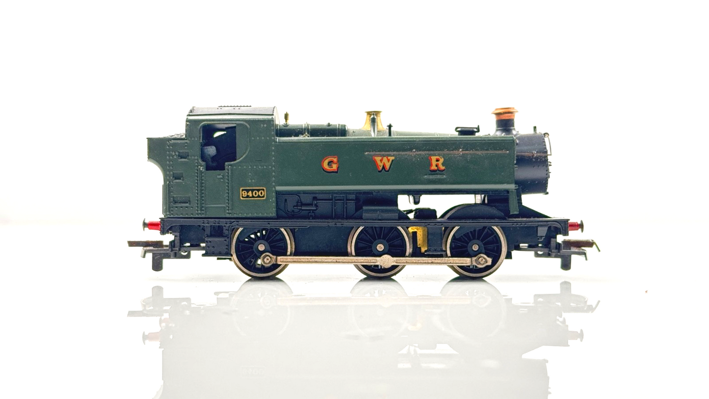 LIMA 00 GAUGE - GWR GREEN 94XX TANK LOCOMOTIVE 9400 - UNBOXED NOT PERFECT