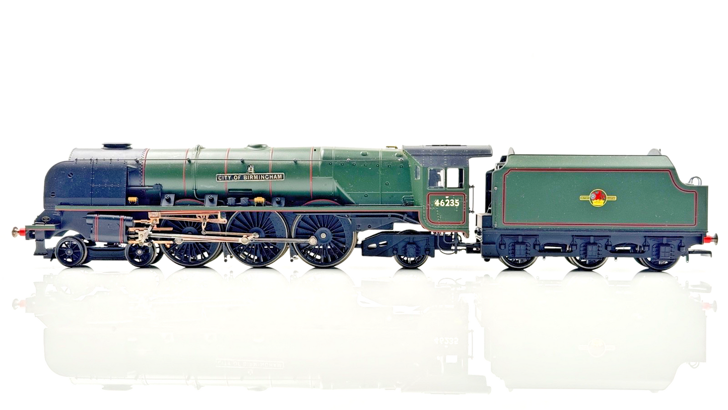 HORNBY 00 GAUGE - BR GREEN 4-6-2 DUCHESS CITY OF BIRMINGHAM 46235 - RENUMBERED