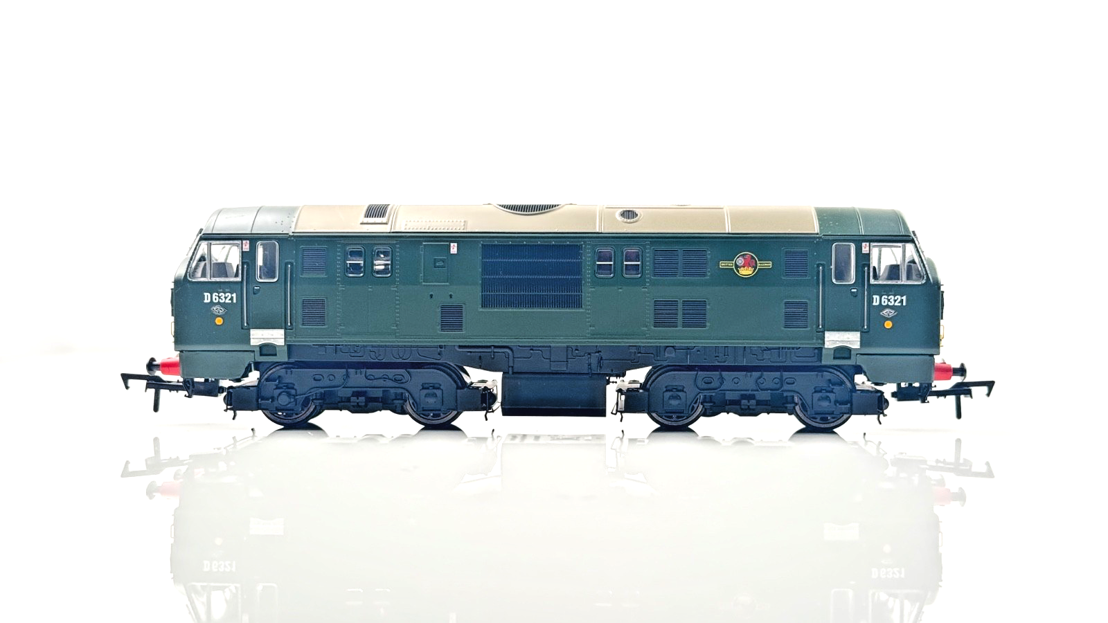 DAPOL 00 GAUGE - 4D-012-007 - CLASS 22 DIESEL D6321 BR GREEN SMALL YELLOW PANEL