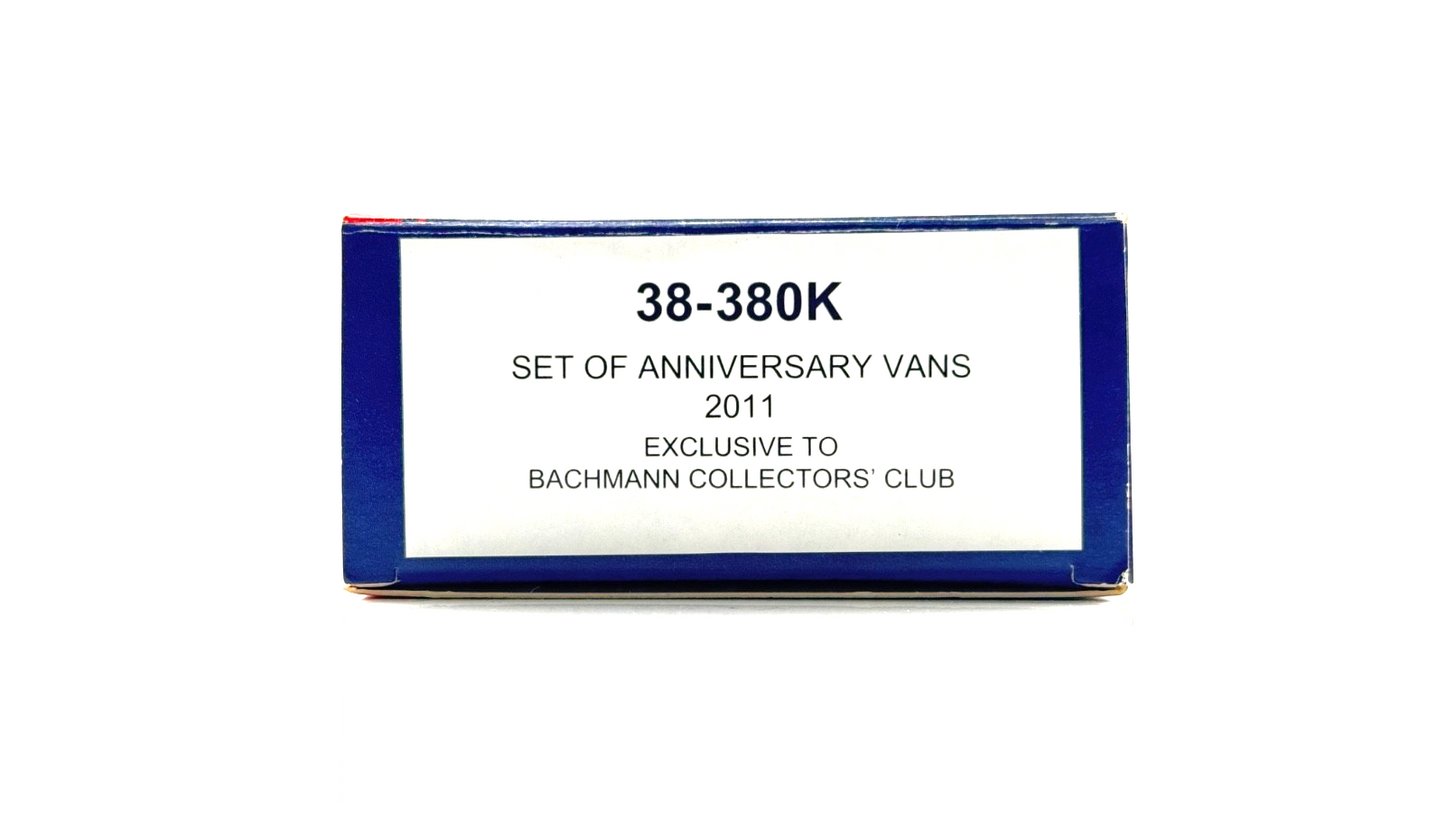 BACHMANN 00 GAUGE - 38-380K - SET OF ANNIVERSARY VANS COLLECTORS CLUB 2011