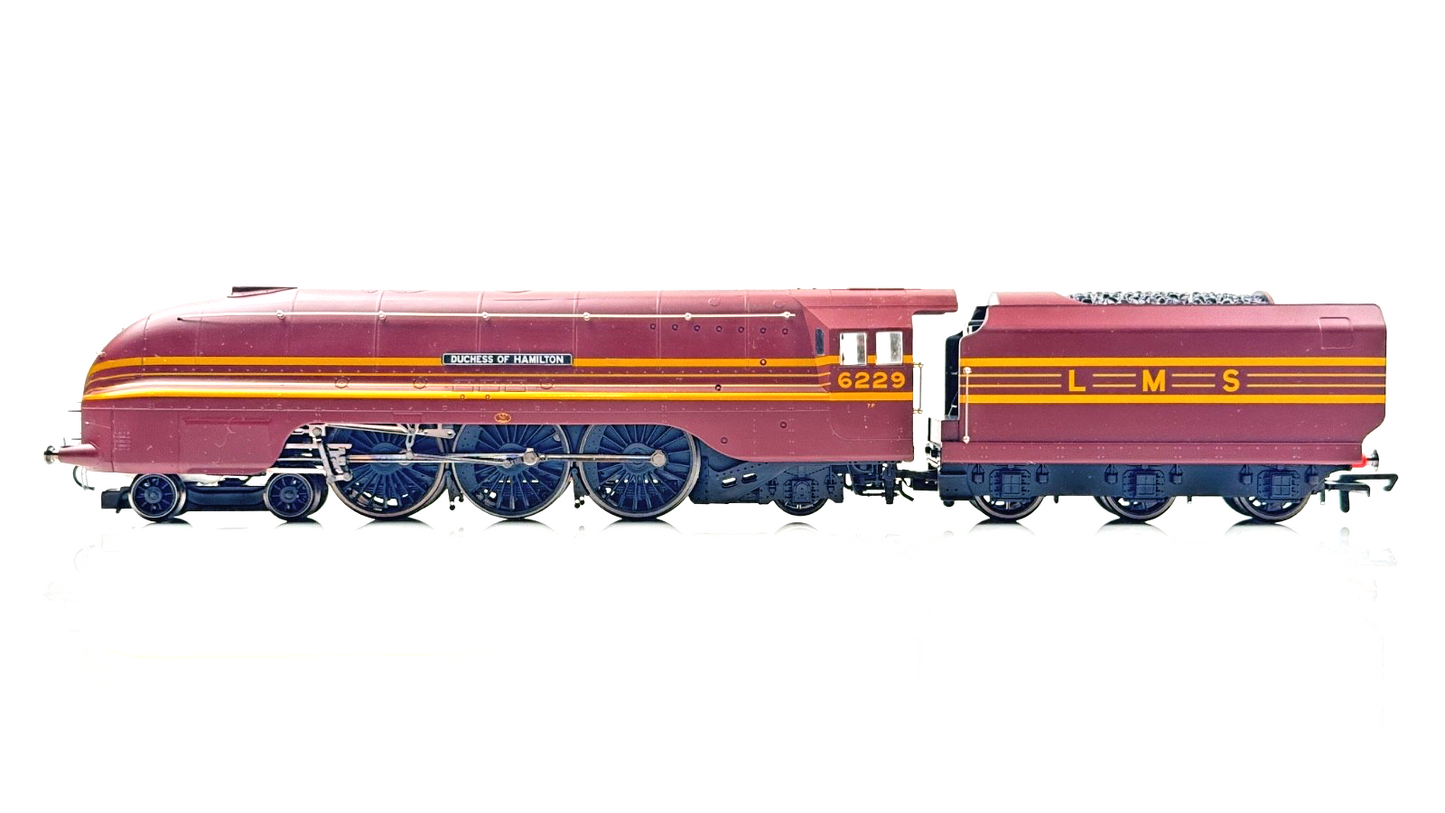 HORNBY 00 GAUGE - R2689 - LMS MAROON 4-6-2 CORONATION 'DUCHESS OF HAMILTON' 6229