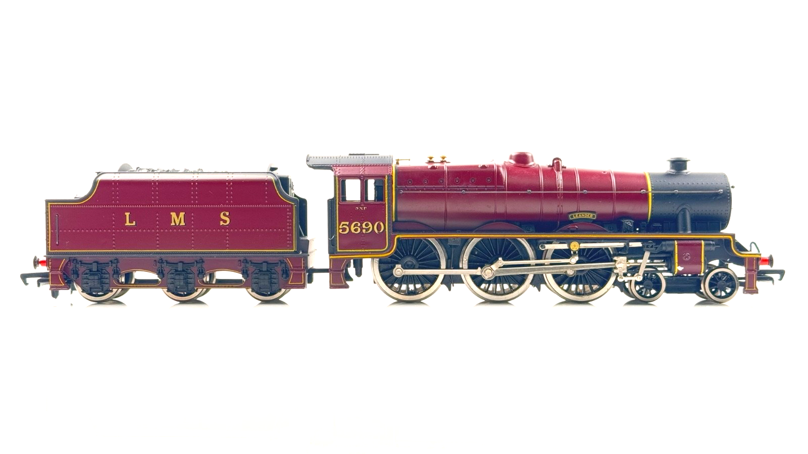 MAINLINE 00 GAUGE - 37-061 - JUBILEE CLASS 5XP 'LEANDER' 5690 LMS CRIMSON BOXED