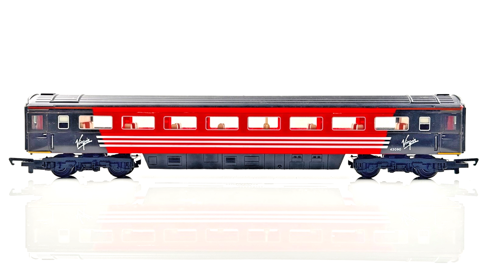 HORNBY 00 GAUGE - VIRGIN TRAINS MAIDEN VOYAGER LADY IN RED 4 CAR HST - UNBOXED