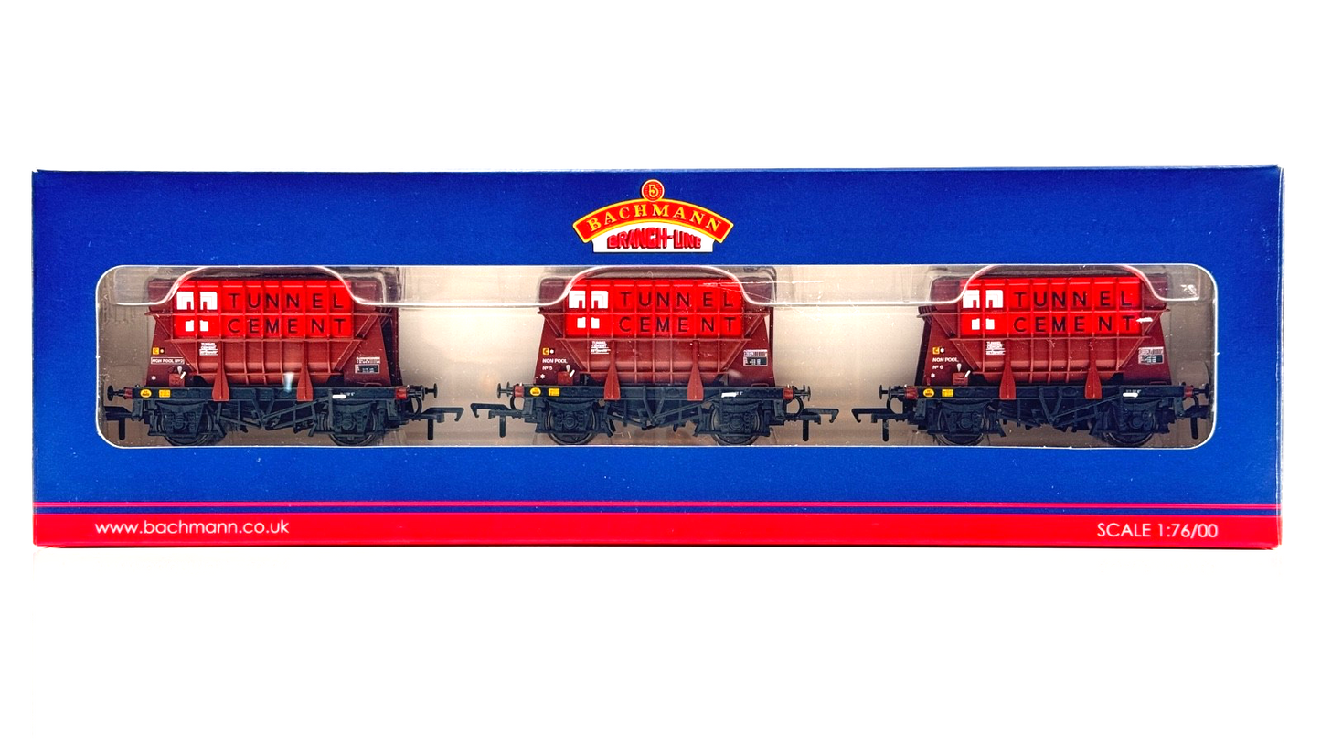 BACHMANN 00 GAUGE - 38-285 - SET OF PRESFLO 22T CEMENT WAGONS TUNNEL CEMENT