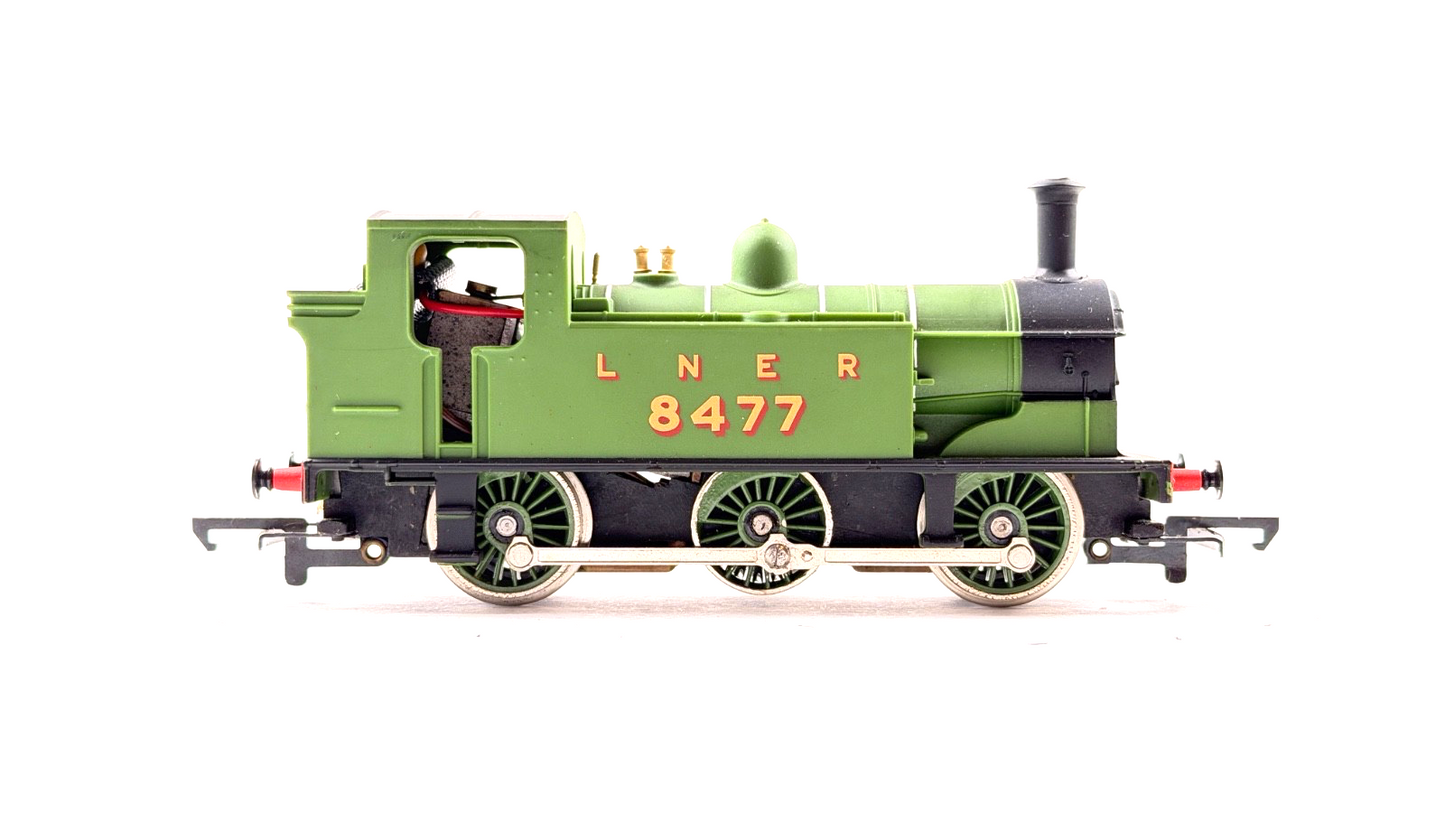 HORNBY 00 GAUGE - R252 - LNER APPLE GREEN LOCOMOTIVE J83 CLASS 8477 BOXED