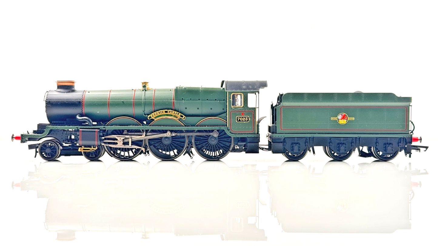 HORNBY 00 GAUGE - R3118 - BR 4-6-0 CASTLE CLASS 7023 PENRICE CASTLE - BOXED