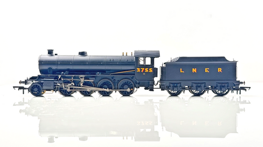 HORNBY 00 GAUGE - R3088 - LNER BLACK 2-8-0 THOMPSON CLASS O1 LOCOMOTIVE - BOXED