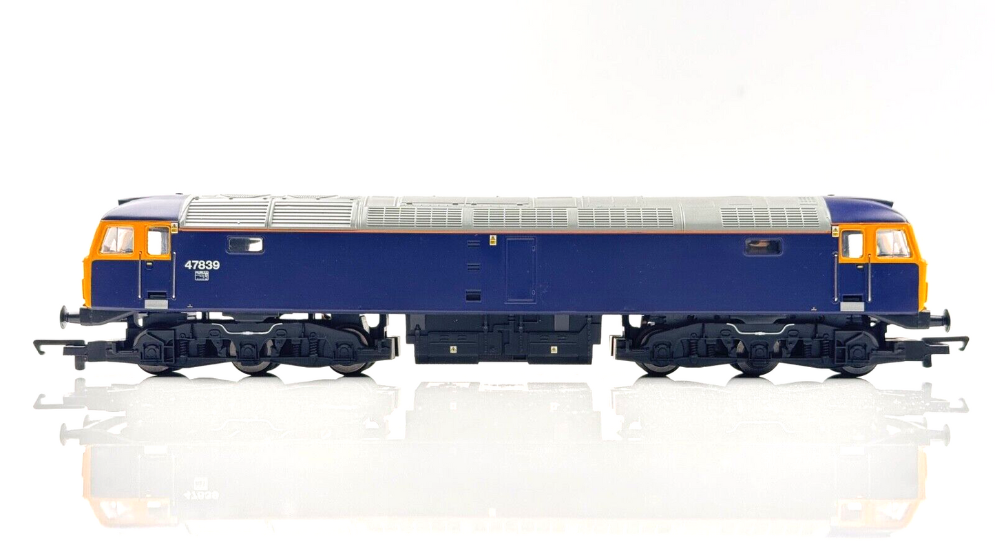 HORNBY 00 GAUGE - R2351 - CLASS 47 DIESEL 47839 RIVIERA TRAINS - BOXED