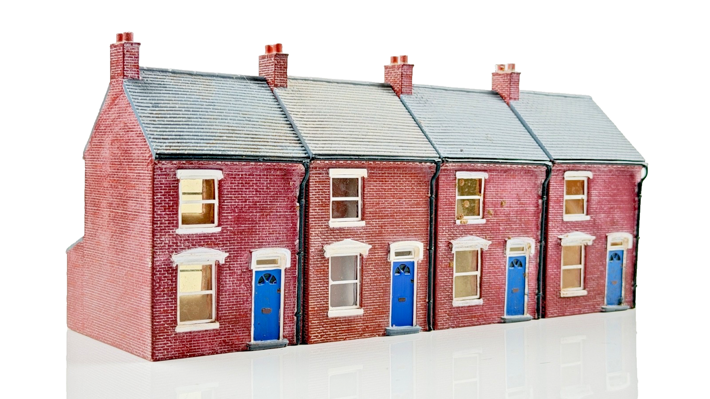 HORNBY SKALEDALE 00 GAUGE - R8622 - RIGHT HAND TERRACED HOUSE ROW OF 4 - UNBOXED