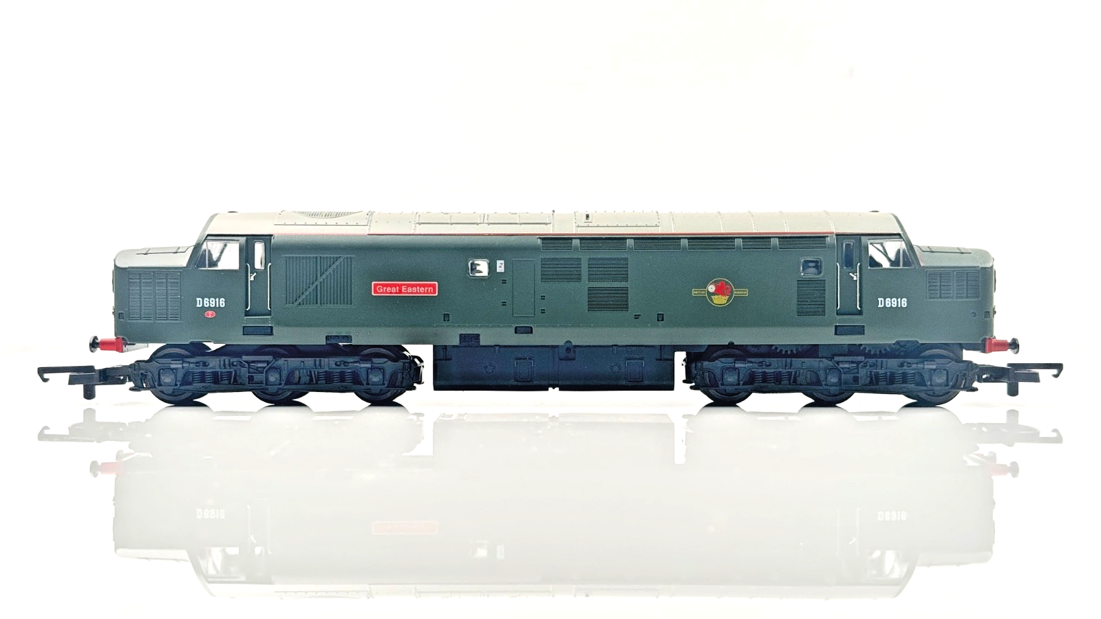 LIMA 00 GAUGE - 204834A - CLASS 37 DIESEL BR GREEN D6916 GREAT EASTERN - BOXED