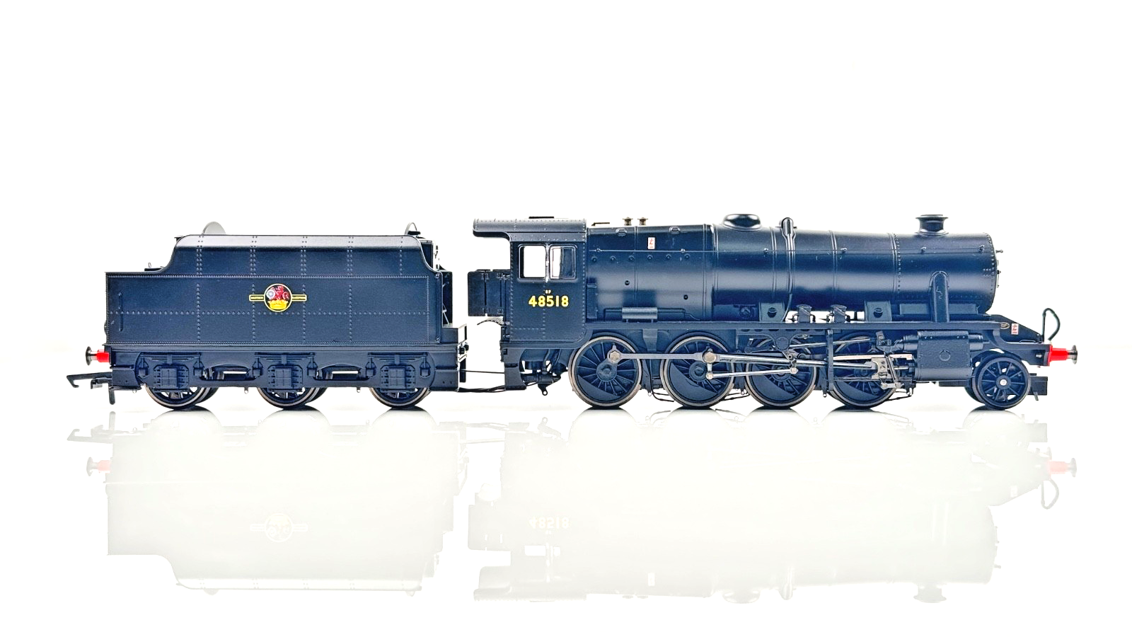 HORNBY 00 GAUGE - R30282 - BR (LATE) 2-8-0 CLASS 8F LOCOMOTIVE 48518 - BOXED