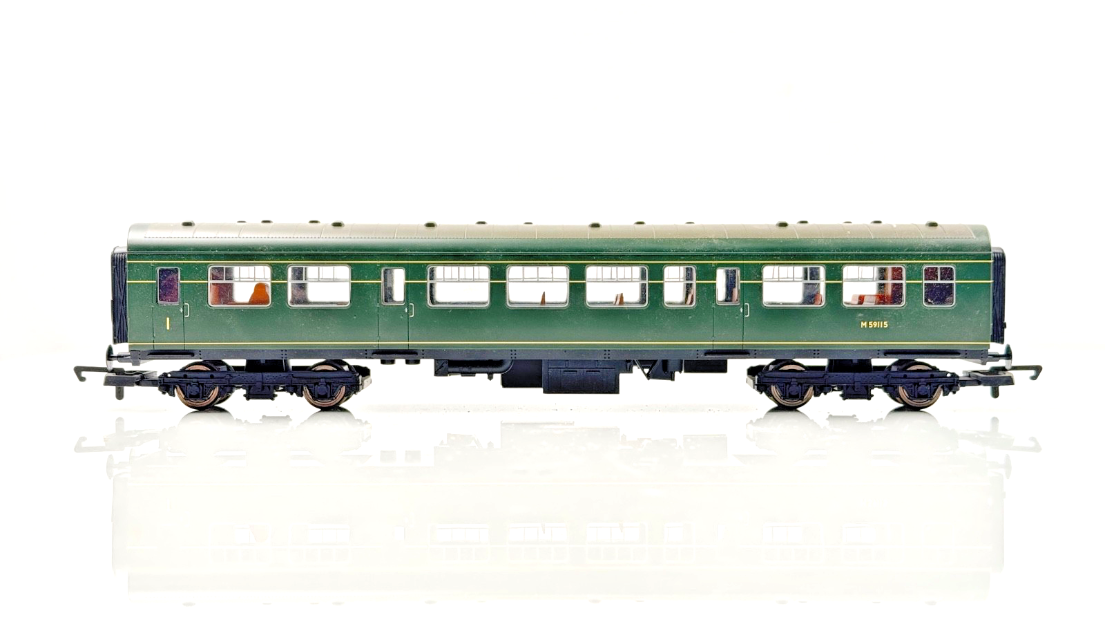HORNBY 00 GAUGE - R2578 - CLASS 101 BRITISH RAIL BR GREEN 3 CAR DMU - UNBOXED