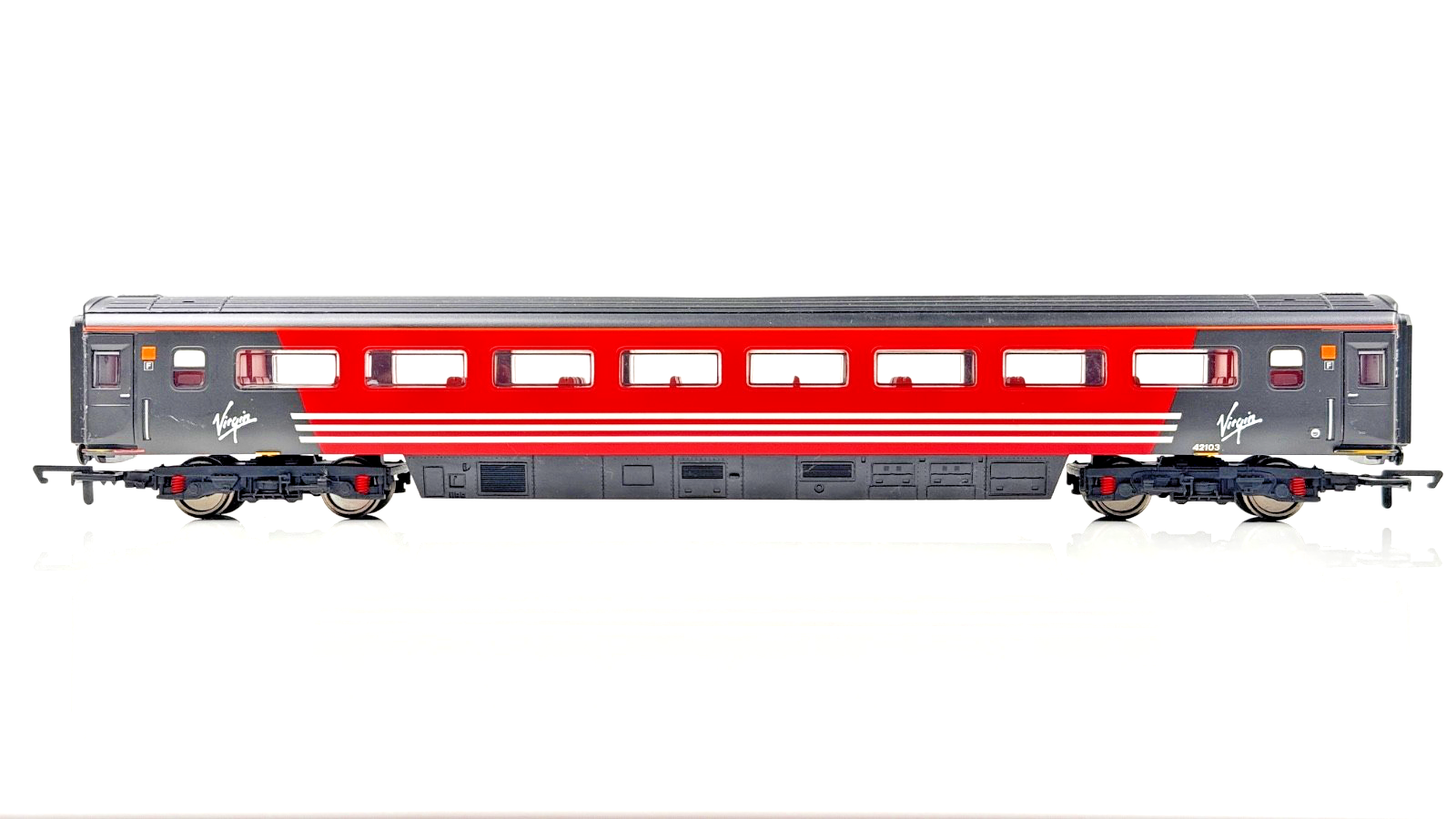 HORNBY 00 GAUGE - RAKE OF 3 VIRGIN TRAINS MK3 COACHES INCLUDING BUFFET CAR - UB