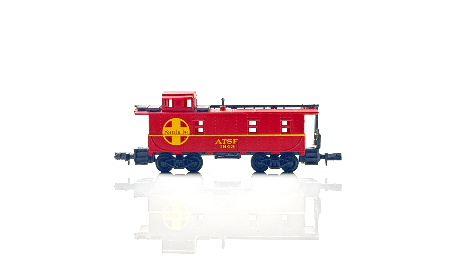 LIFE LIKE N GAUGE - 7602 - GP38 LOCOMOTIVE WITH DUMMY & CABOOSE AT&SF - SPARES