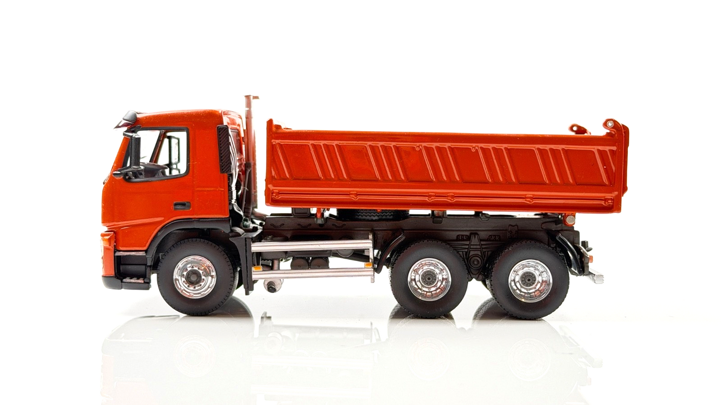 MOTORART 1/50 SCALE - FM9 CONSTRUCTION VOLVO TIPPER TRUCK ORANGE BOXED