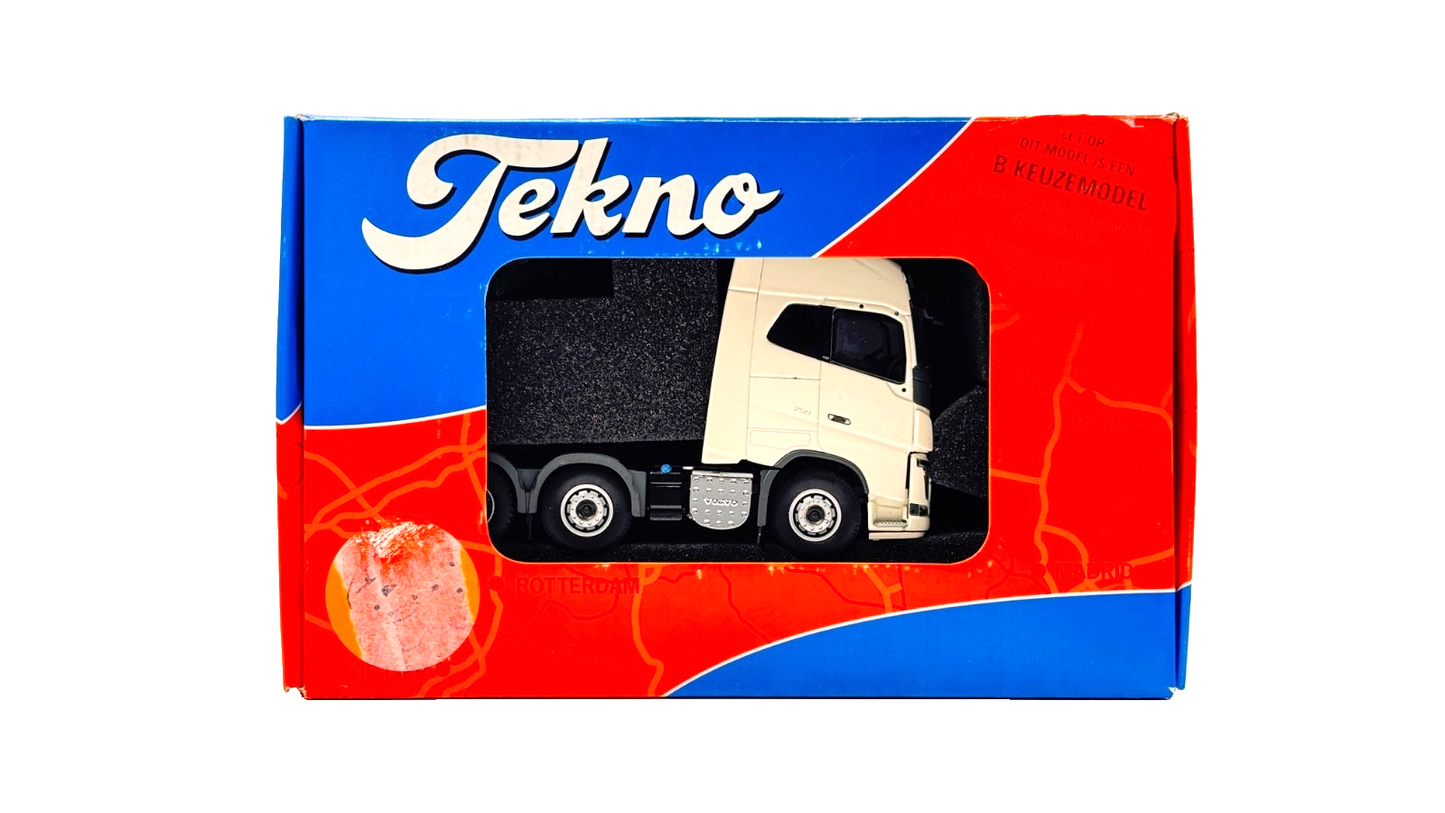 TEKNO 1/50 SCALE - VOLVO FH16 GLOBE 6X2 WHITE TRACTOR CAB UNIT - INCORRECT BOX
