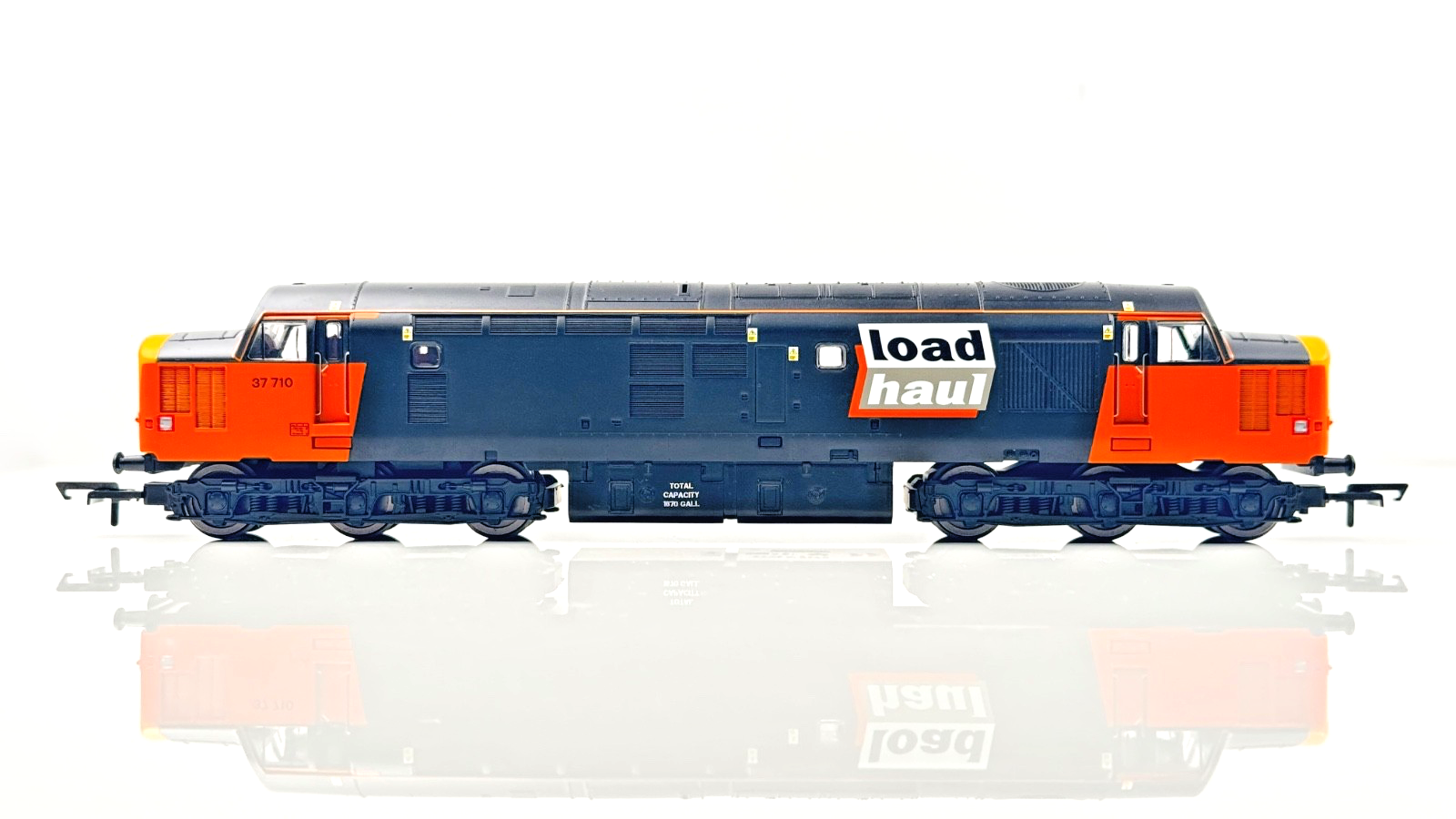 HORNBY 00 GAUGE - R30188 - CLASS 37 DIESEL 37710 LOADHAUL ORANGE/BLACK BOXED
