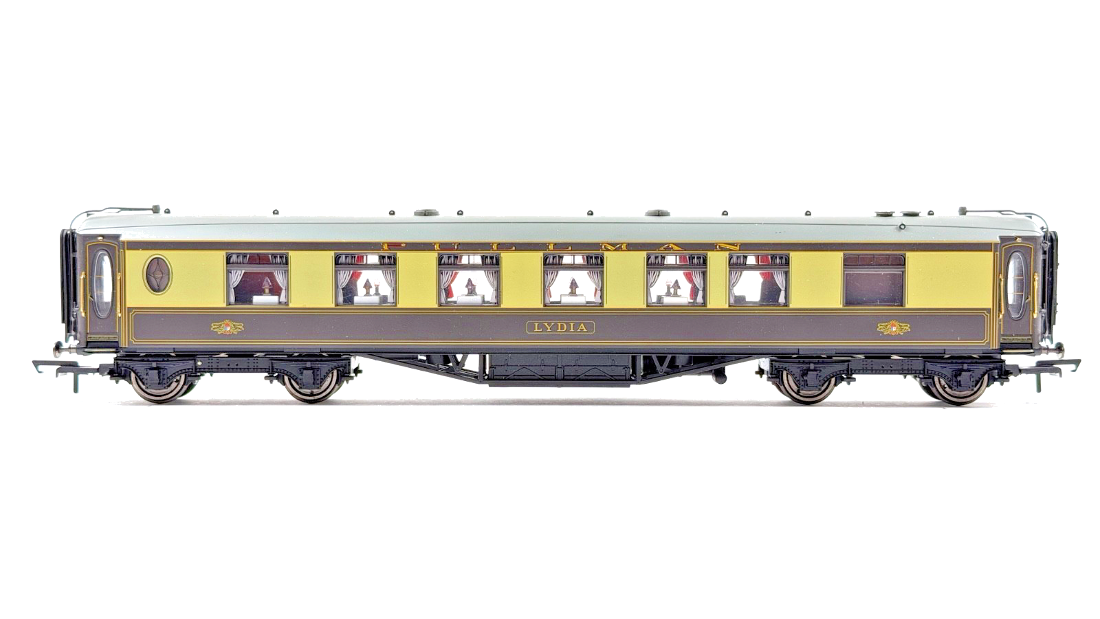 HORNBY 00 GAUGE - R3300 - SIR WINSTON CHURCHILL'S FUNERAL TRAIN PACK LTD EDITION