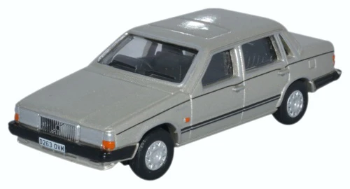 OXFORD DIECAST 1/76 - 76VO001 - VOLVO 760 GOLD METALLIC - NEW (CRACKED CASE)