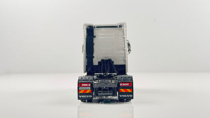 WSI 1/50 SCALE - 03-1136 - VOLVO FH4 GLOBETROTTER 4X2 WHITE TRACTOR UNIT BOXED