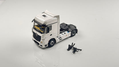 WSI 1/50 SCALE - 03-1134 - WHITE LINE MERCEDES MP 4 BIGASPACE TRACTOR UNIT BOXED