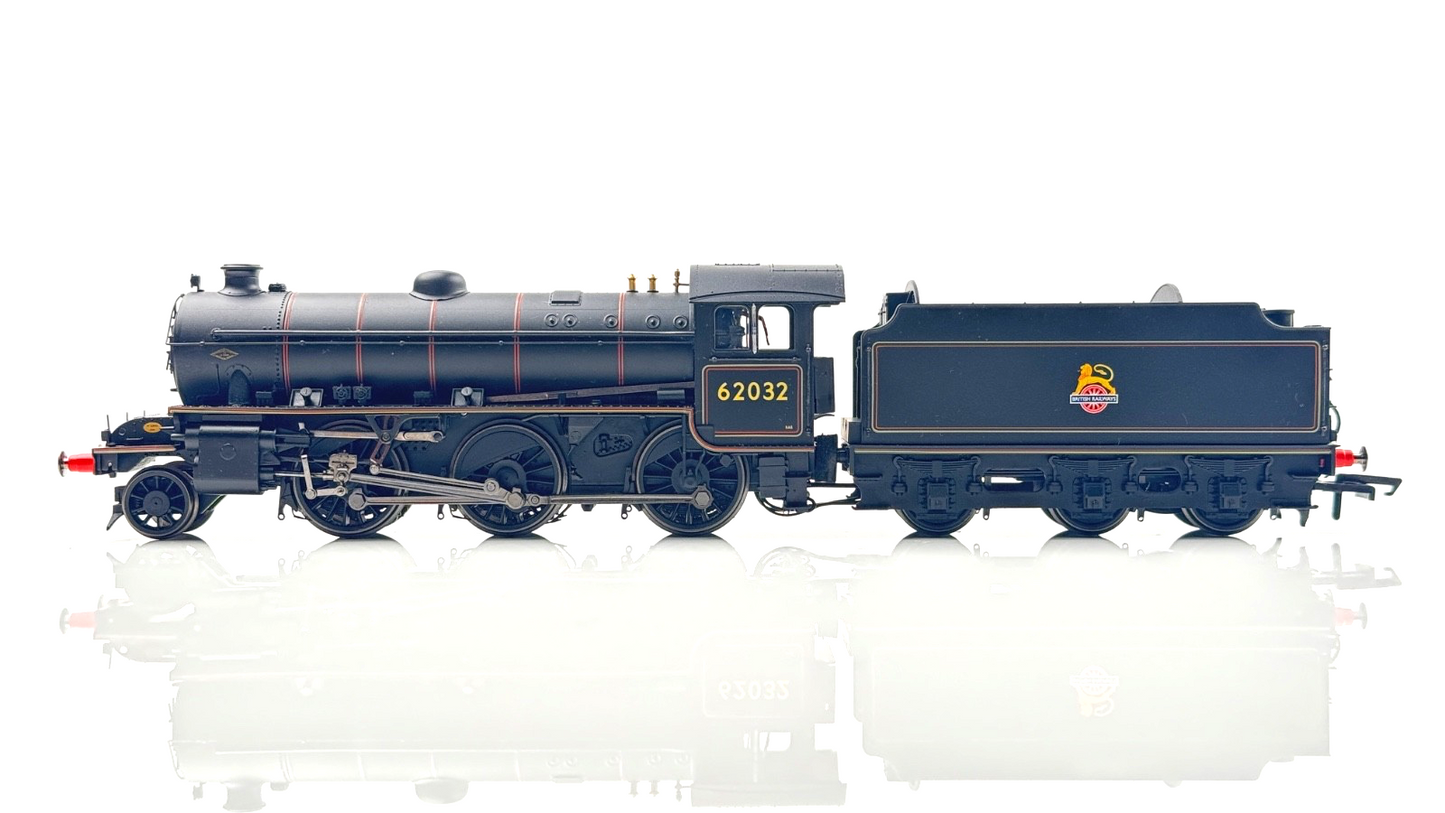 HORNBY 00 GAUGE - R3242A - BR BLACK (EARLY) 2-6-0 CLASS K1 LOCOMOTIVE 62032