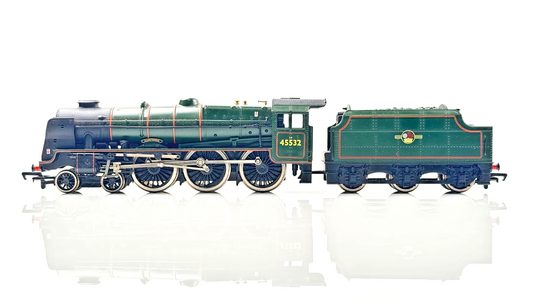 MAINLINE 00 GAUGE - NO.37066 - BR GREEN 4-6-0 PATRIOT 'ILLUSTRIOUS' - BOXED