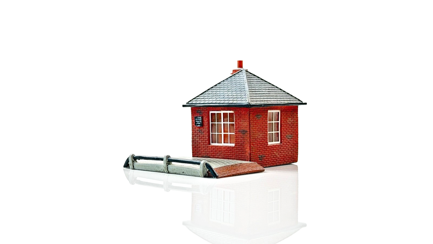 HORNBY 00 GAUGE SKALEDALE - R8588 - RED BRICK WEIGHBRIDGE & SCALES UNBOXED
