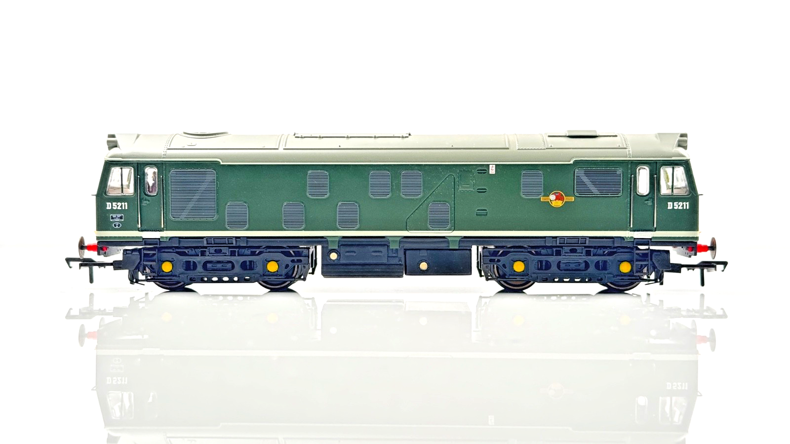 BACHMANN 00 GAUGE - 32-325 - CLASS 25/1 BO-BO DIESEL D5211 GREEN - BOXED
