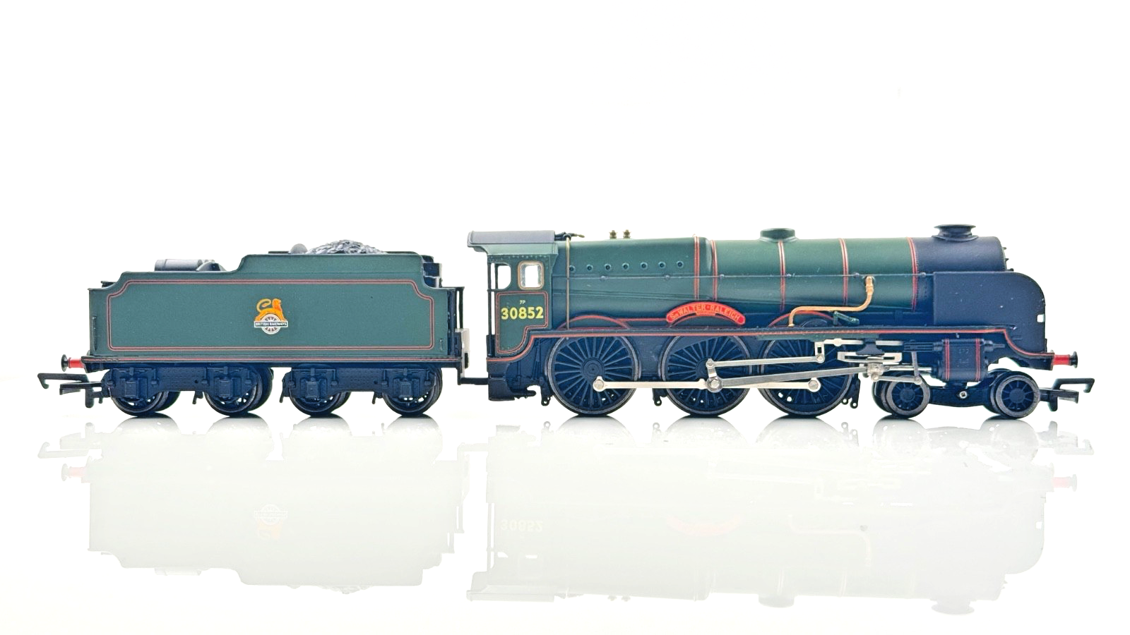 BACHMANN 00 GAUGE - 31-405 - LORD NELSON 30852 'SIR WALTER RALEIGH' BR GREEN
