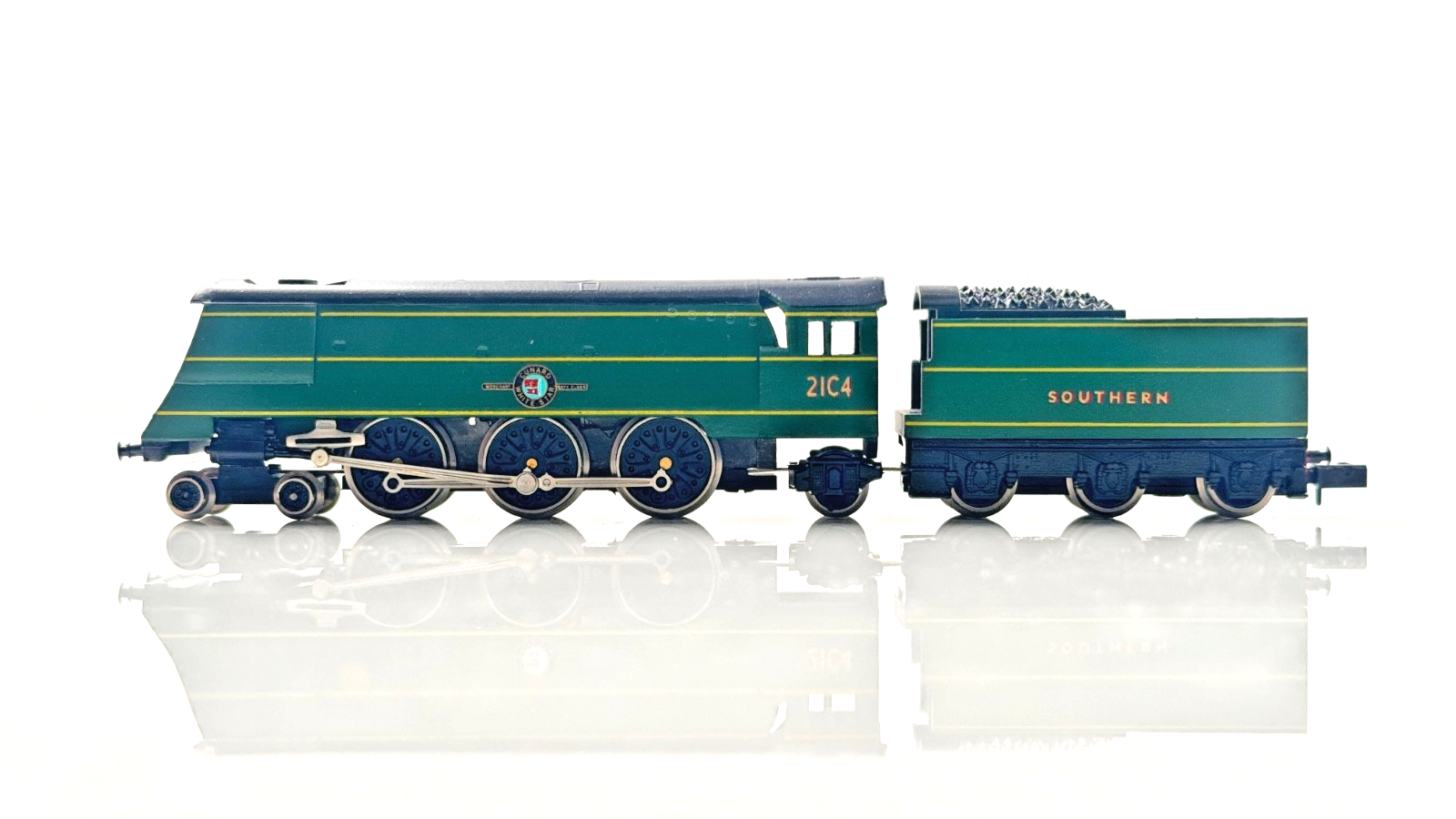 GRAHAM FARISH N GAUGE - 1523 - MERCHANT NAVY CUNARD WHITE STAR 21C4 GREEN BOXED
