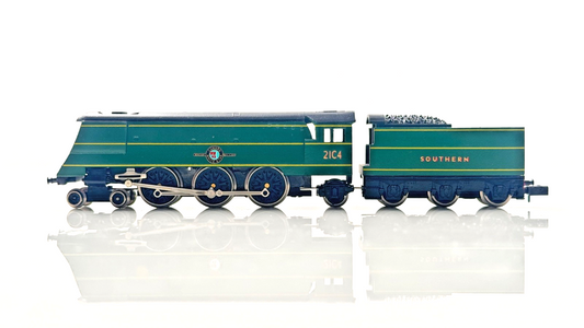 GRAHAM FARISH N GAUGE - 1523 - MERCHANT NAVY CUNARD WHITE STAR 21C4 GREEN BOXED