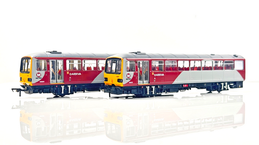 REALTRACK 00 GAUGE - CLASS 144 DMU 2 CAR NORTHERN METRO ARRIVA LEEDS MANCHESTER