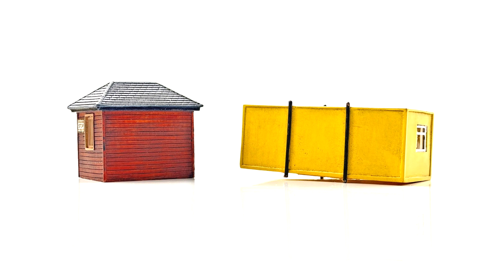 HORNBY 00 GAUGE SKALEDALE - R8765/R9800 - CAR SALES OFFICE/BUS STOP - UNBOXED