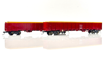 KIT BUILT 00 GAUGE - PAIR OF EWS (UNBRANDED) MAROON GOLD MBA OPEN BOX WAGONS UB
