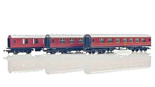 HORNBY 00 GAUGE - LMS MAROON STANIER COMPOSITE/BRAKE COACHES X 3 - UNBOXED
