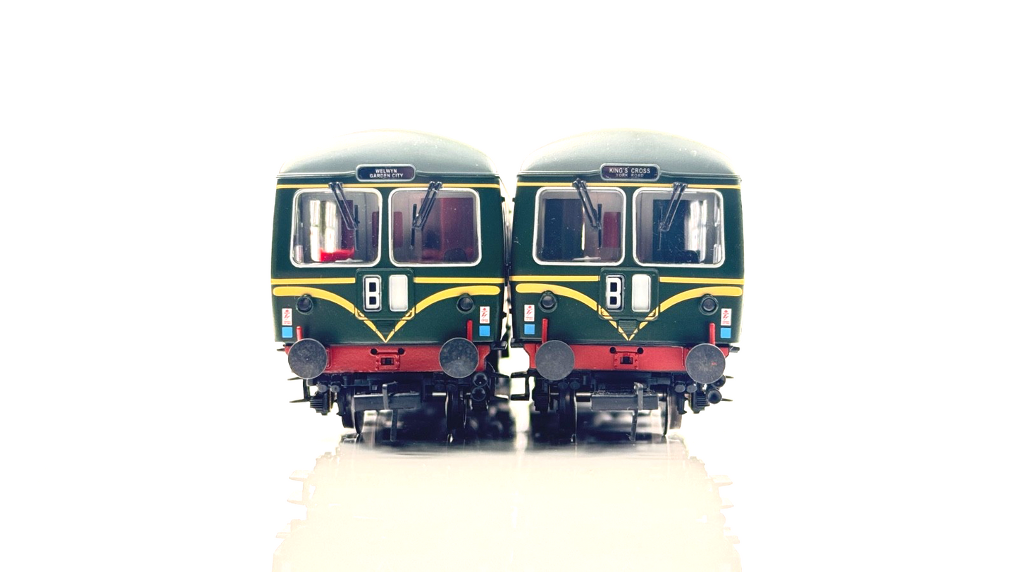 BACHMANN 00 GAUGE - 31-326 - CLASS 105 TWO CAR DMU BR GREEN SPEED WHISKERS BOXED