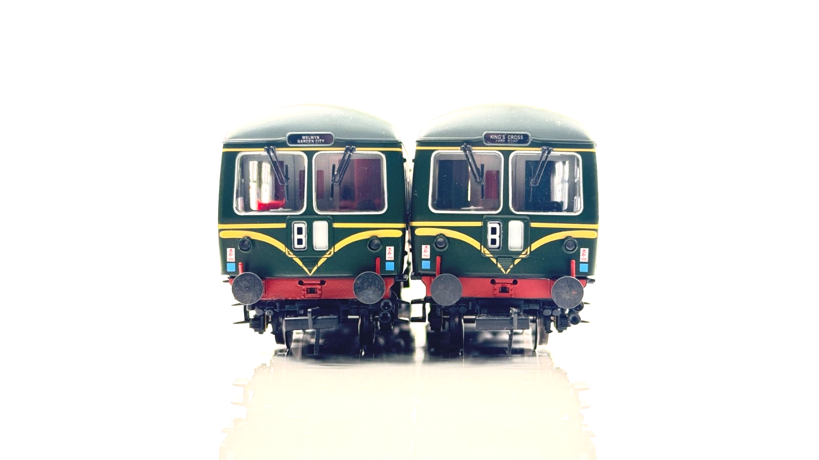 BACHMANN 00 GAUGE - 31-326 - CLASS 105 TWO CAR DMU BR GREEN SPEED WHISKERS BOXED
