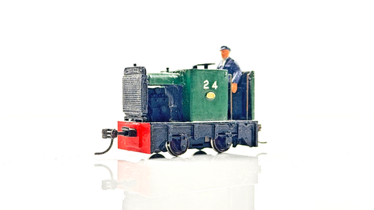 KIT BUILT/TENSHODO O-16.5 NG7 NARROW GAUGE - GREEN LOCOMOTIVE '24' & DRIVER - UB